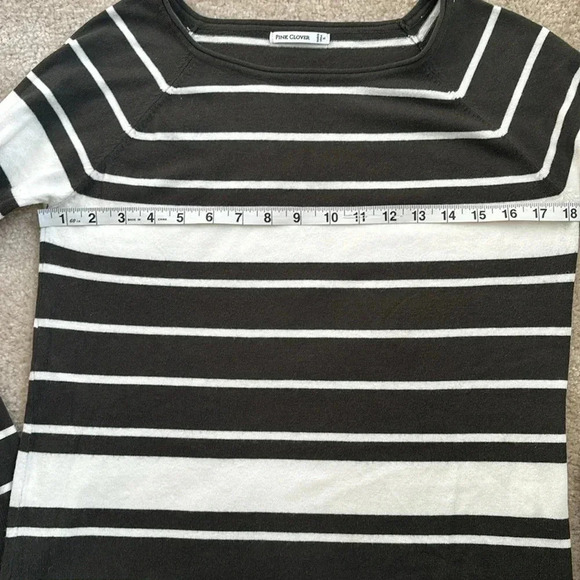 EUC Pink Clover Top - Picture 9 of 11